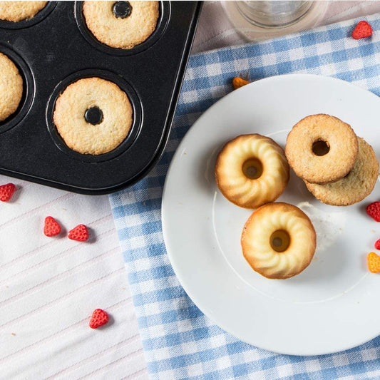 A guide on how to make cupcakes, muffins