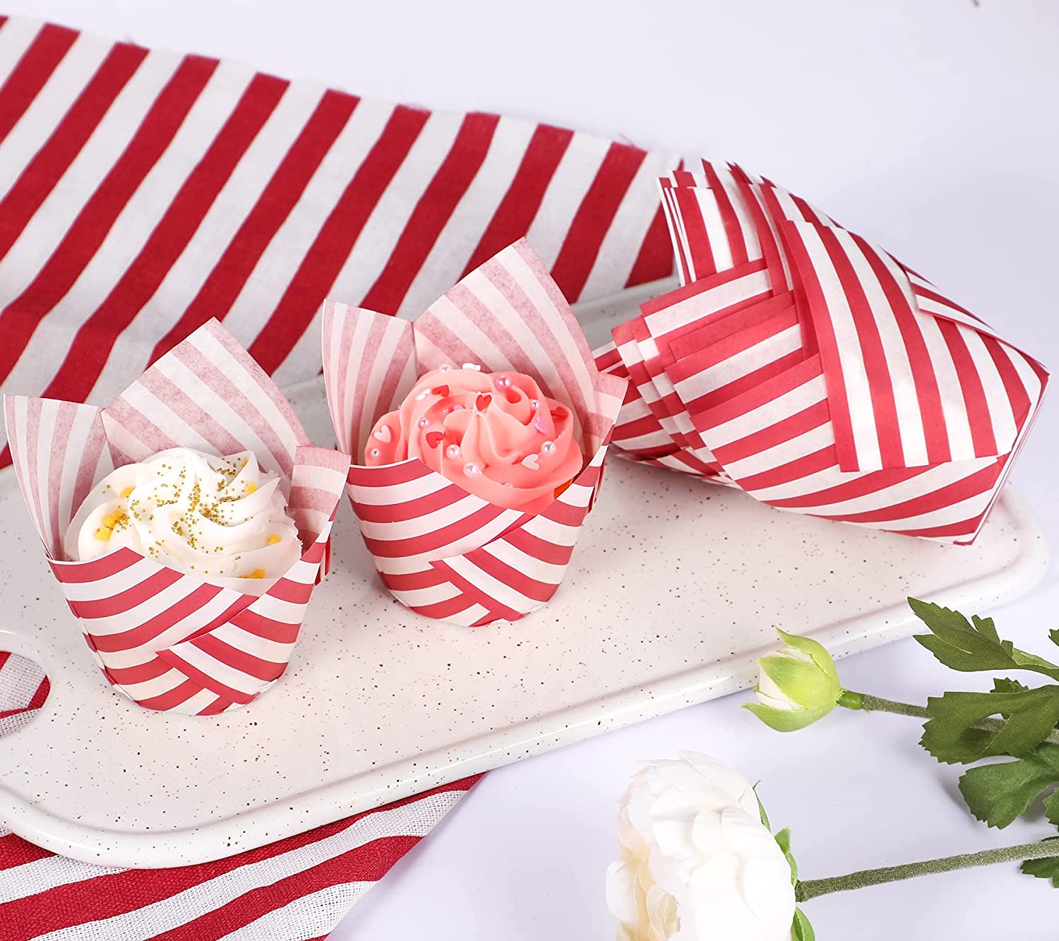 100pcs Red and White Stripes Paper Muffin Cups Baking Paper Cup Cupcake  Paper Cups